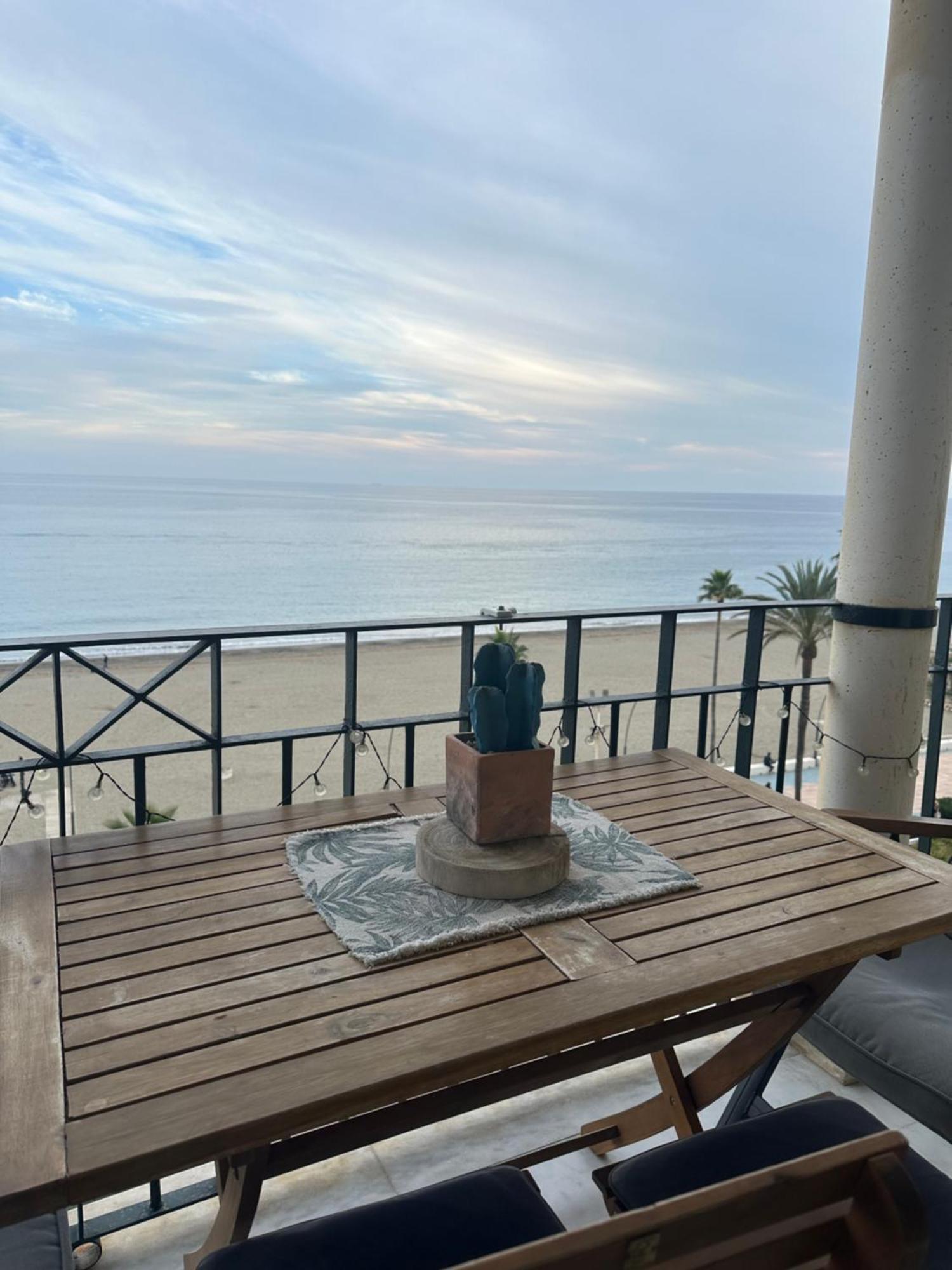 Pepe Beach Vista Al Mar Apartment Estepona Ngoại thất bức ảnh